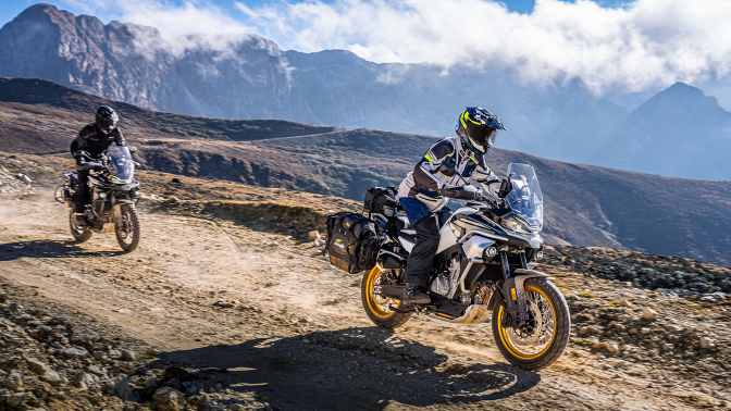 CF Moto 800MT Explorer 2025, ADV Cao Cấp Nhất, Chính Hãng, Giá Tốt tại Nghệ An