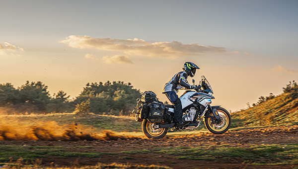 CF Moto 800MT Explorer 2025, ADV Cao Cấp Nhất, Chính Hãng, Giá Tốt tại Nghệ An