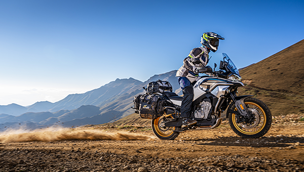 CF Moto 800MT Explorer 2025, ADV Cao Cấp Nhất, Chính Hãng, Giá Tốt tại Nghệ An