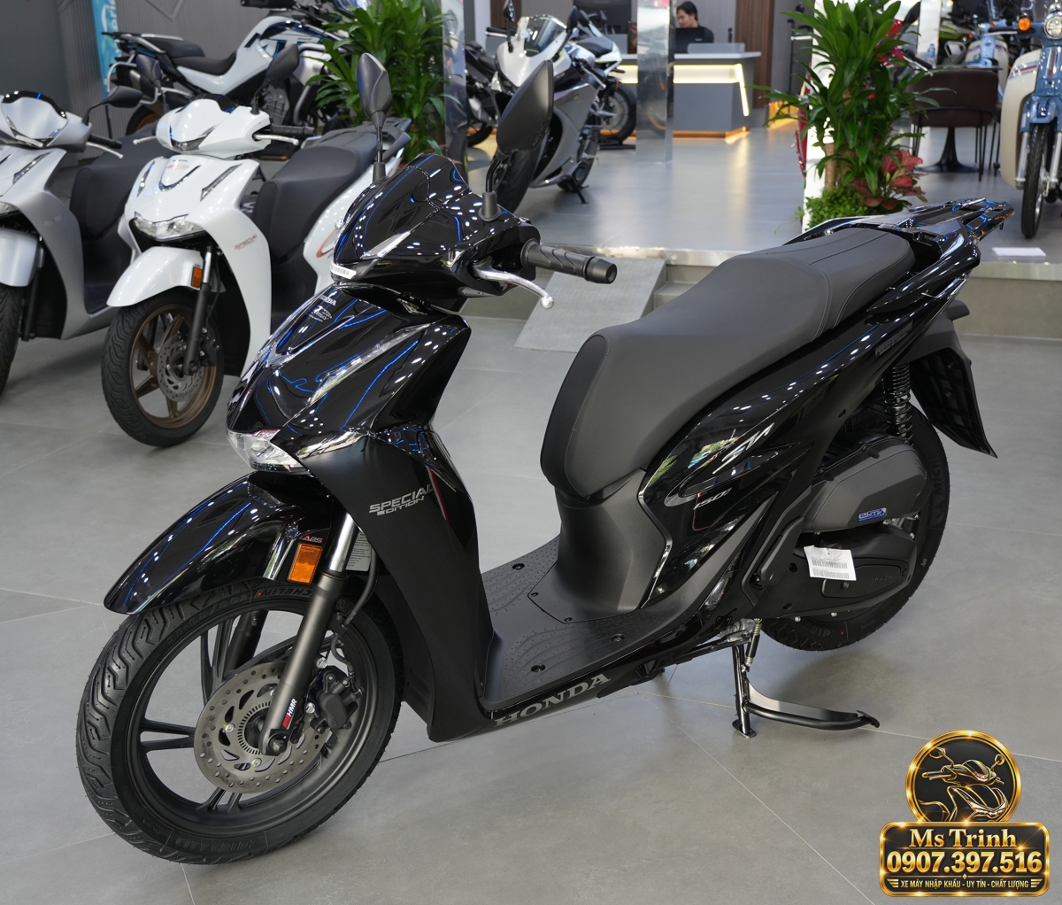 Honda SH150i Ý đen bóng 2027 tại Nghệ An - Sơn bóng lịch sự, tiện ích cho mỗi ngày