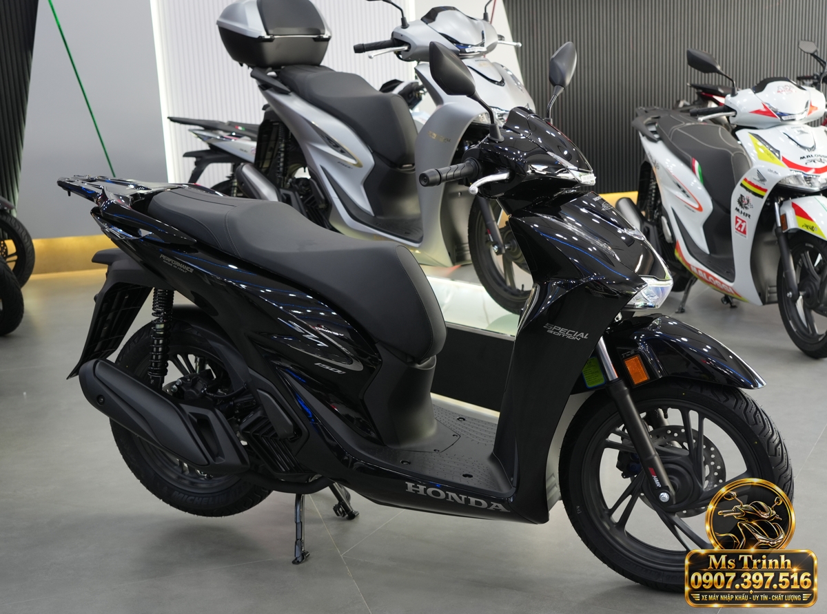 Honda SH150i Ý đen bóng 2027 tại Nghệ An - Sơn bóng lịch sự, tiện ích cho mỗi ngày