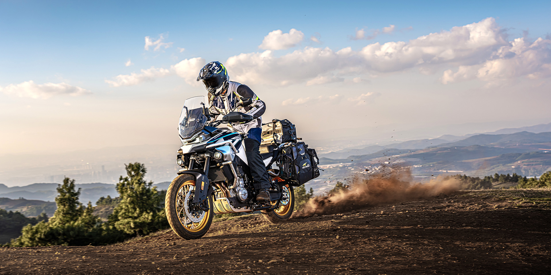 CF Moto 800MT Explorer 2025, ADV Cao Cấp Nhất, Chính Hãng, Giá Tốt tại Nghệ An