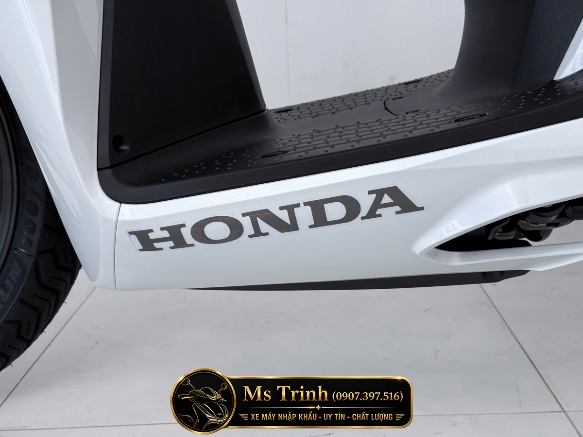 Honda SH150i Special Edition Standard nhập HMR Ý màu trắng tại Nghệ An: Giá trị nằm trong từng chi tiết nguyên bản