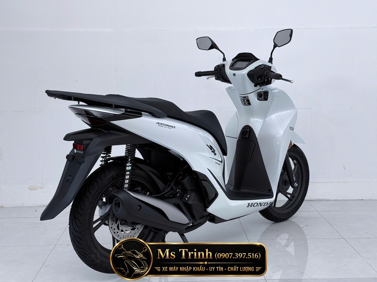 Honda SH150i Special Edition Standard nhập HMR Ý màu trắng tại Nghệ An: Giá trị nằm trong từng chi tiết nguyên bản