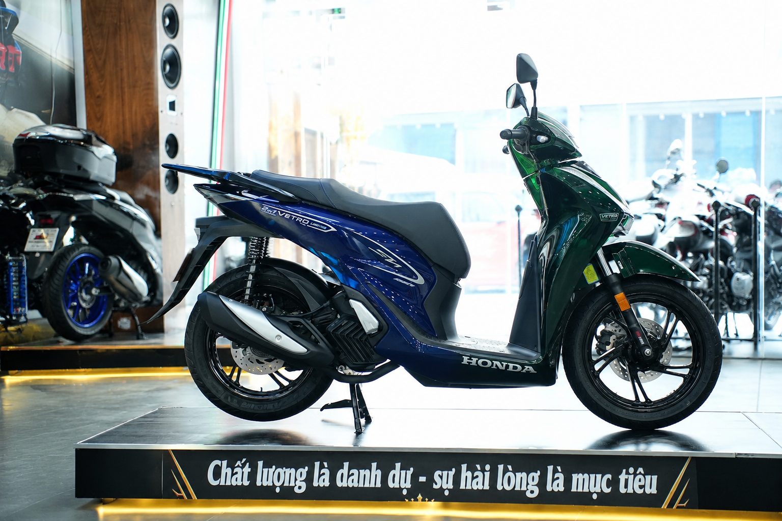 Honda SH150i Vetro Green - Sapphire tại Nghệ An: SH Ý Limited 200 xe