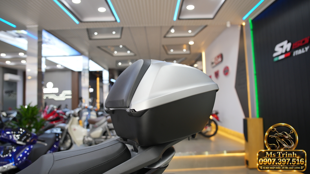 Honda SH150i Ý xám bạc 2027 tại Nghệ An - Nhập Ý, tem vàng sang trọng, giá tốt
