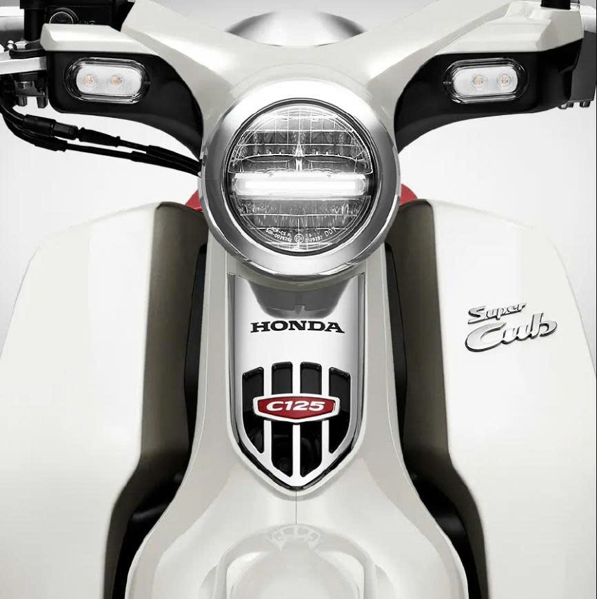 Honda Super Cub 125 Custom Edition Thái Lan 2025 màu trắng tại Nghệ An