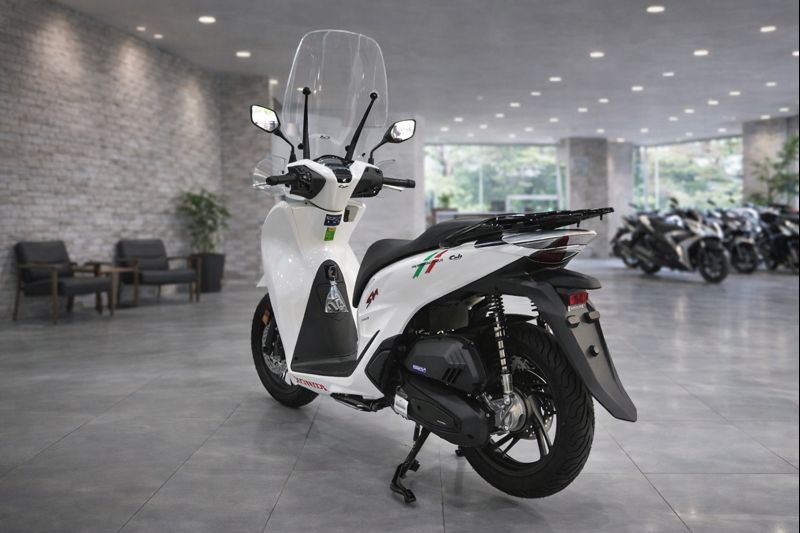 Honda SH150 trắng pha lê nhập Ý 2026 tại Nghệ An - Sport Edition chính ngạch, chuẩn chất Ý