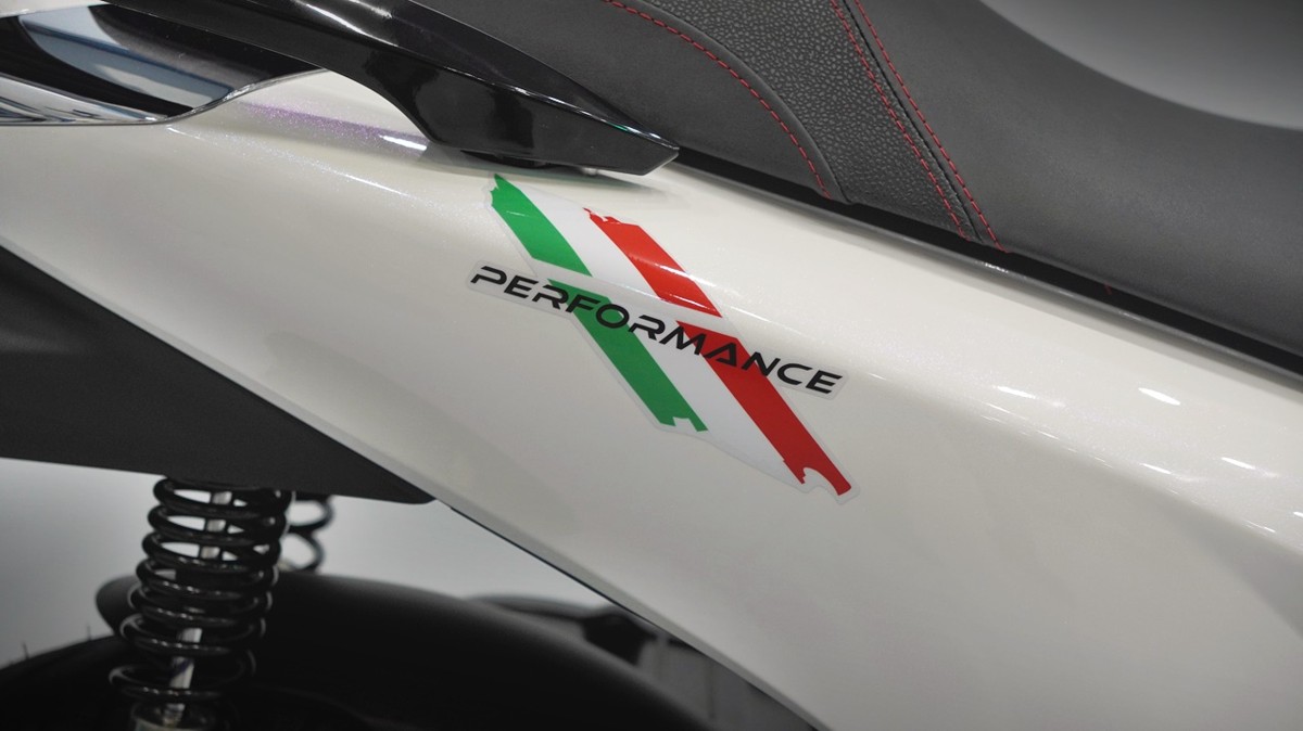 Honda SH150 trắng pha lê nhập Ý 2026 tại Nghệ An - Sport Edition chính ngạch, chuẩn chất Ý