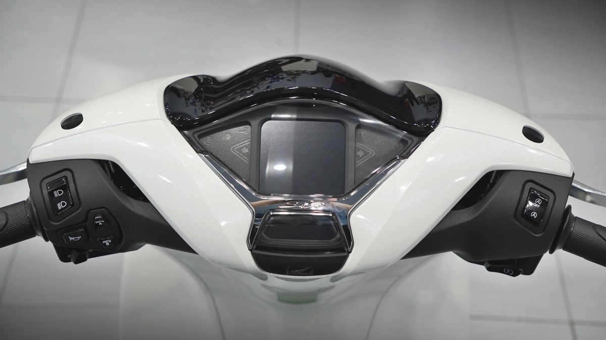 Honda SH150 trắng pha lê nhập Ý 2026 tại Nghệ An - Sport Edition chính ngạch, chuẩn chất Ý