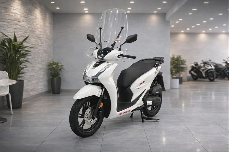 Honda SH150 trắng pha lê nhập Ý 2026 tại Nghệ An - Sport Edition chính ngạch, chuẩn chất Ý