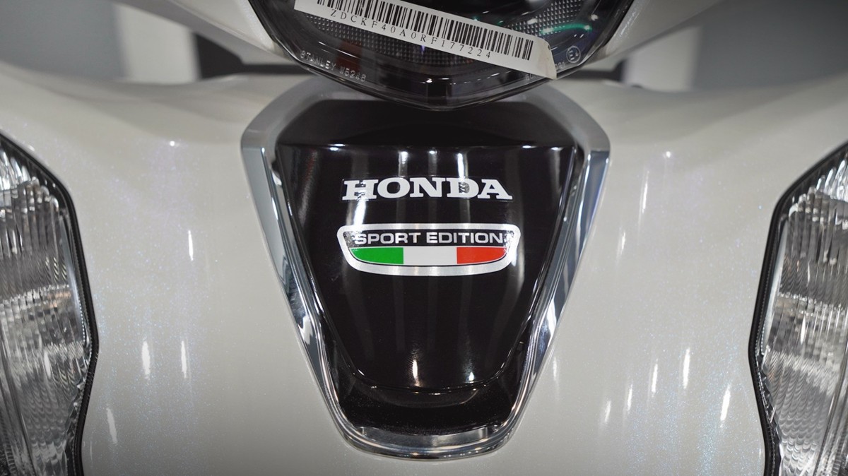 Honda SH150 trắng pha lê nhập Ý 2026 tại Nghệ An - Sport Edition chính ngạch, chuẩn chất Ý