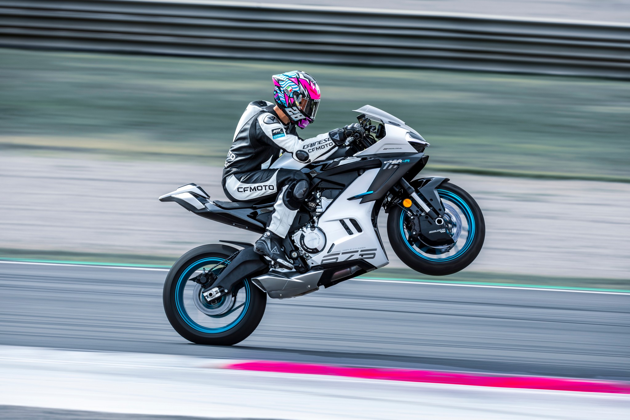 CF Moto 675SR-R 2025 3 Xi Lanh Ngang, Siêu Thể Thao, Giá Rẻ tại Nghệ An