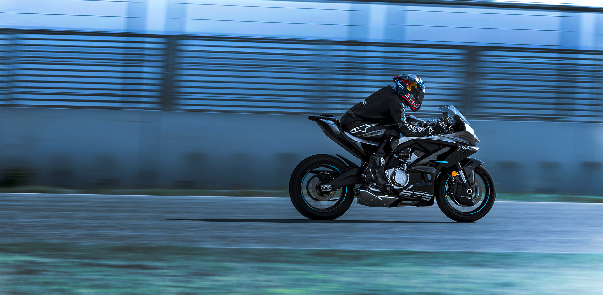 CF Moto 675SR-R 2025 3 Xi Lanh Ngang, Siêu Thể Thao, Giá Rẻ tại Nghệ An