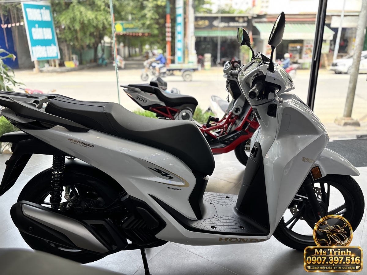 SH150i Ý 2027 màu trắng tại Nghệ An - Nhập khẩu nguyên chiếc, thiết kế sang trọng, giá tốt