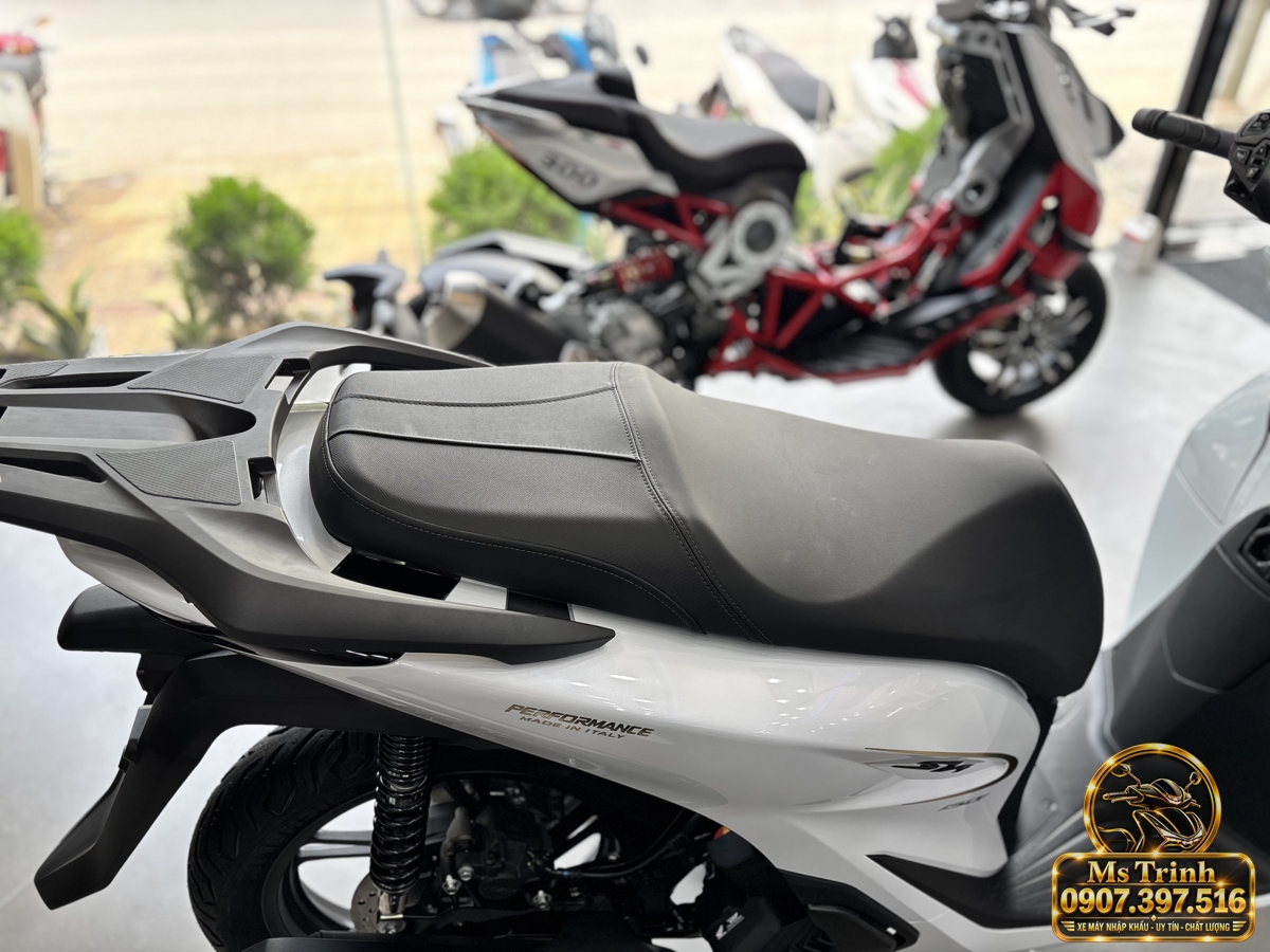 SH150i Ý 2027 màu trắng tại Nghệ An - Nhập khẩu nguyên chiếc, thiết kế sang trọng, giá tốt
