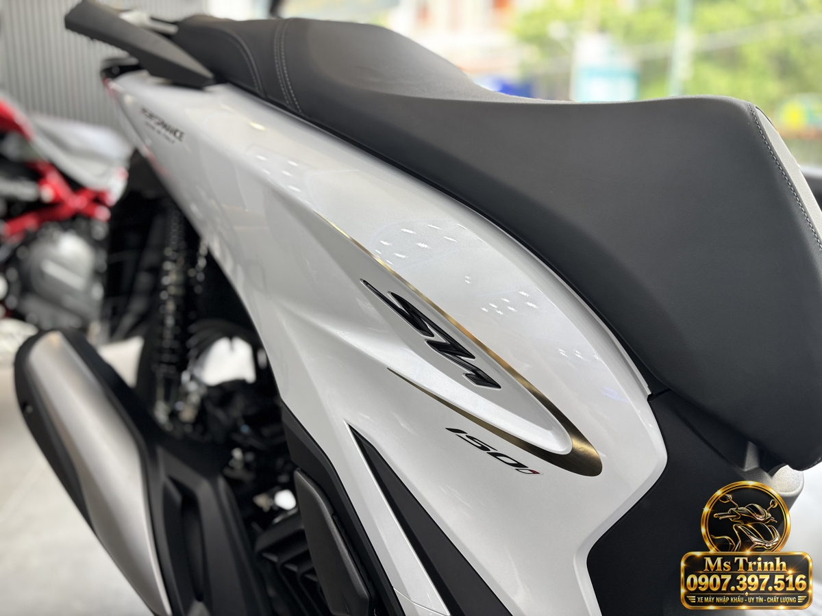 SH150i Ý 2027 màu trắng tại Nghệ An - Nhập khẩu nguyên chiếc, thiết kế sang trọng, giá tốt