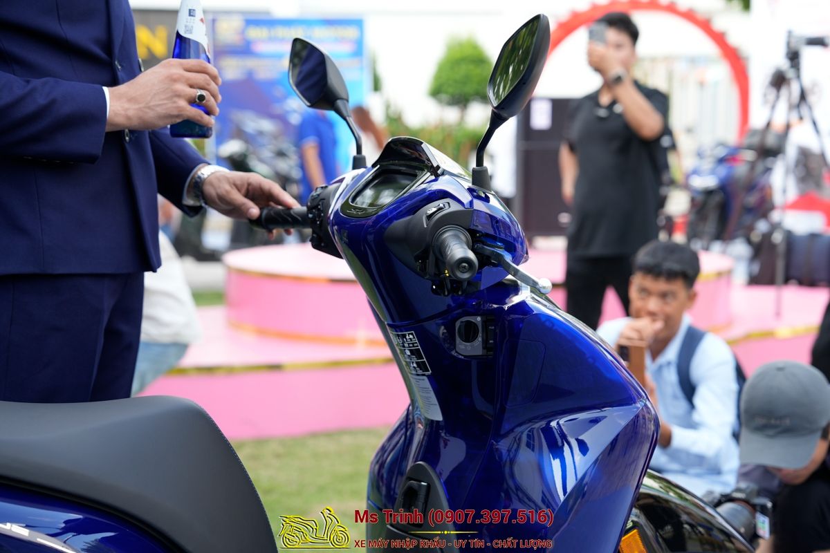 Honda SH150 Vetro Blue 2026 Limited Edition - Siêu phẩm SH Ý dàn áo xanh trong suốt cực hiếm tại Nghệ An