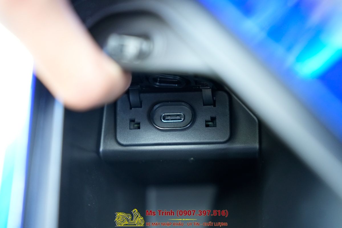 Honda SH150 Vetro Blue 2026 Limited Edition - Siêu phẩm SH Ý dàn áo xanh trong suốt cực hiếm tại Nghệ An