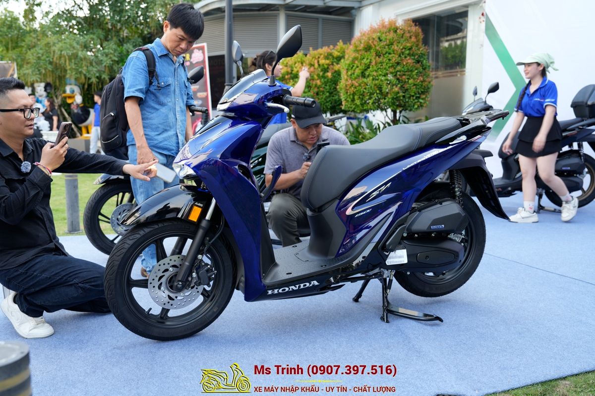 Honda SH150 Vetro Blue 2026 Limited Edition - Siêu phẩm SH Ý dàn áo xanh trong suốt cực hiếm tại Nghệ An