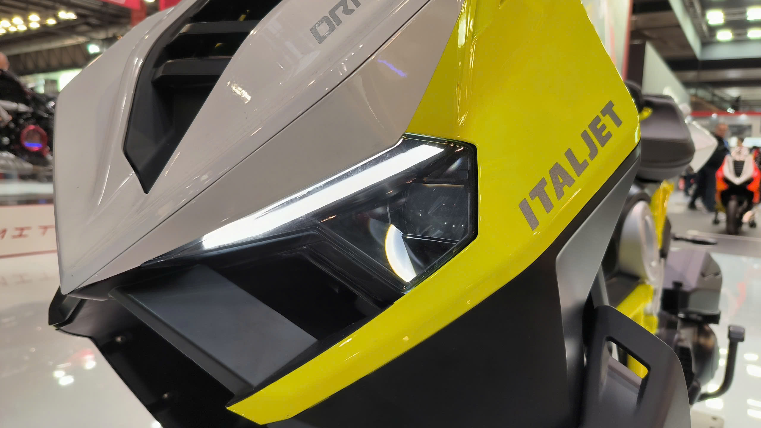 Italjet Dragster 300, Xe Tay Ga Thể Thao Thương Hiệu Từ Italy tại Nghệ An