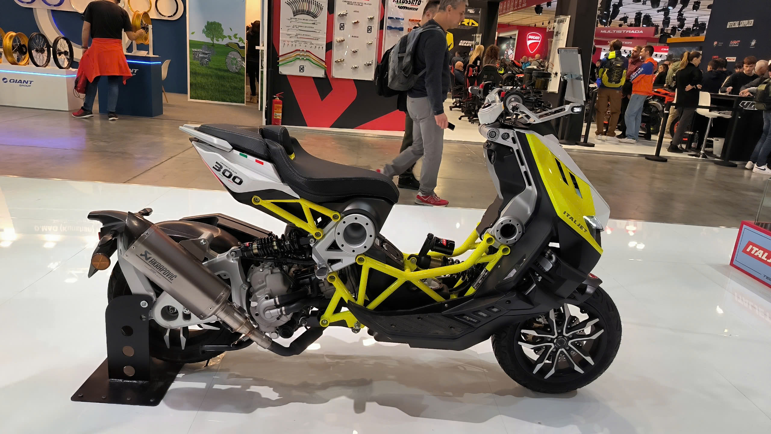 Italjet Dragster 300, Xe Tay Ga Thể Thao Thương Hiệu Từ Italy tại Nghệ An
