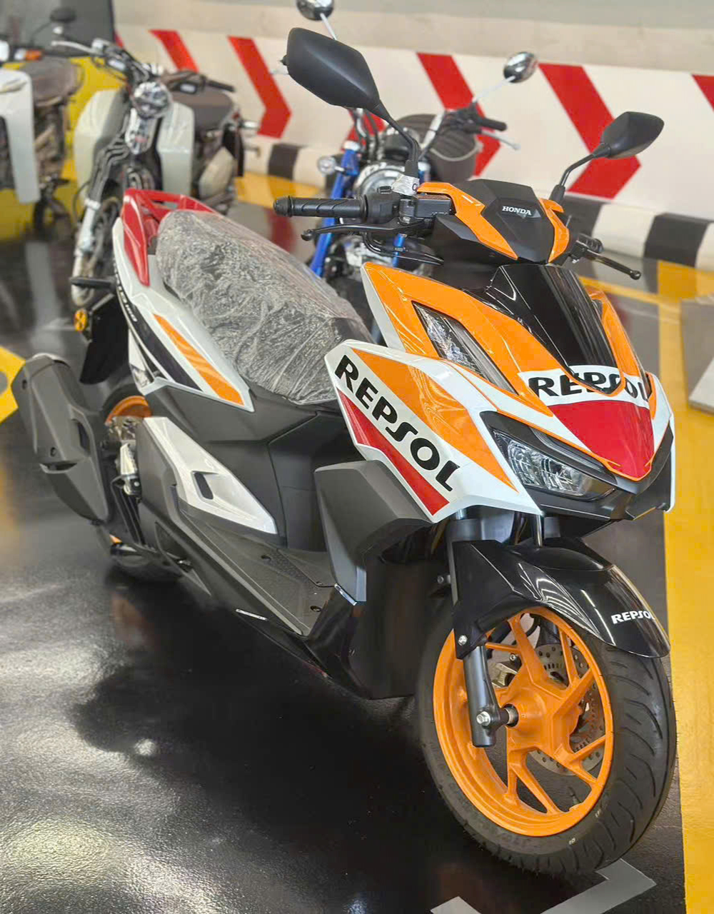 Honda Vario160 Repsol Edition, Giới hạn 2.000 xe, NK Malaysia tại Nghệ An