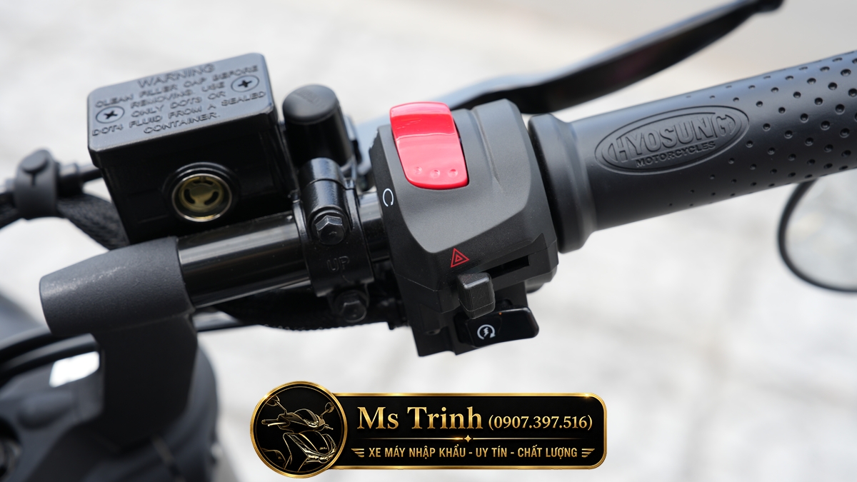 cụm công tắc phải của xe