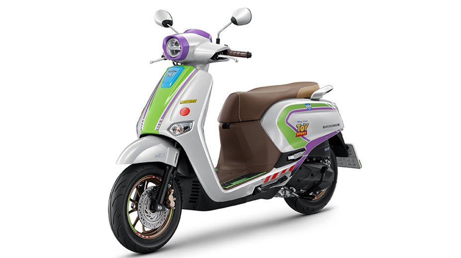 Honda Giorno+ Buzz Lightyear 125cc góc ngang bên trái