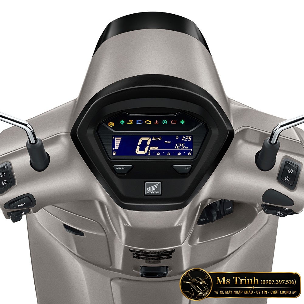 Hộc chứa đồ tích hợp cổng sạc Honda Giorno+ 125 Buzz Lightyear