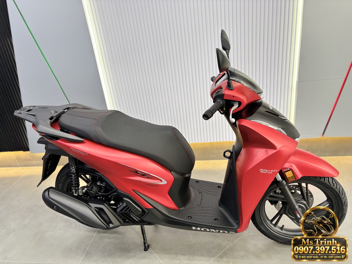 Ảnh showroom xe Honda SH150i Ý đỏ 2027 phục vụ khách hàng tham khảo ngoại hình thực tế