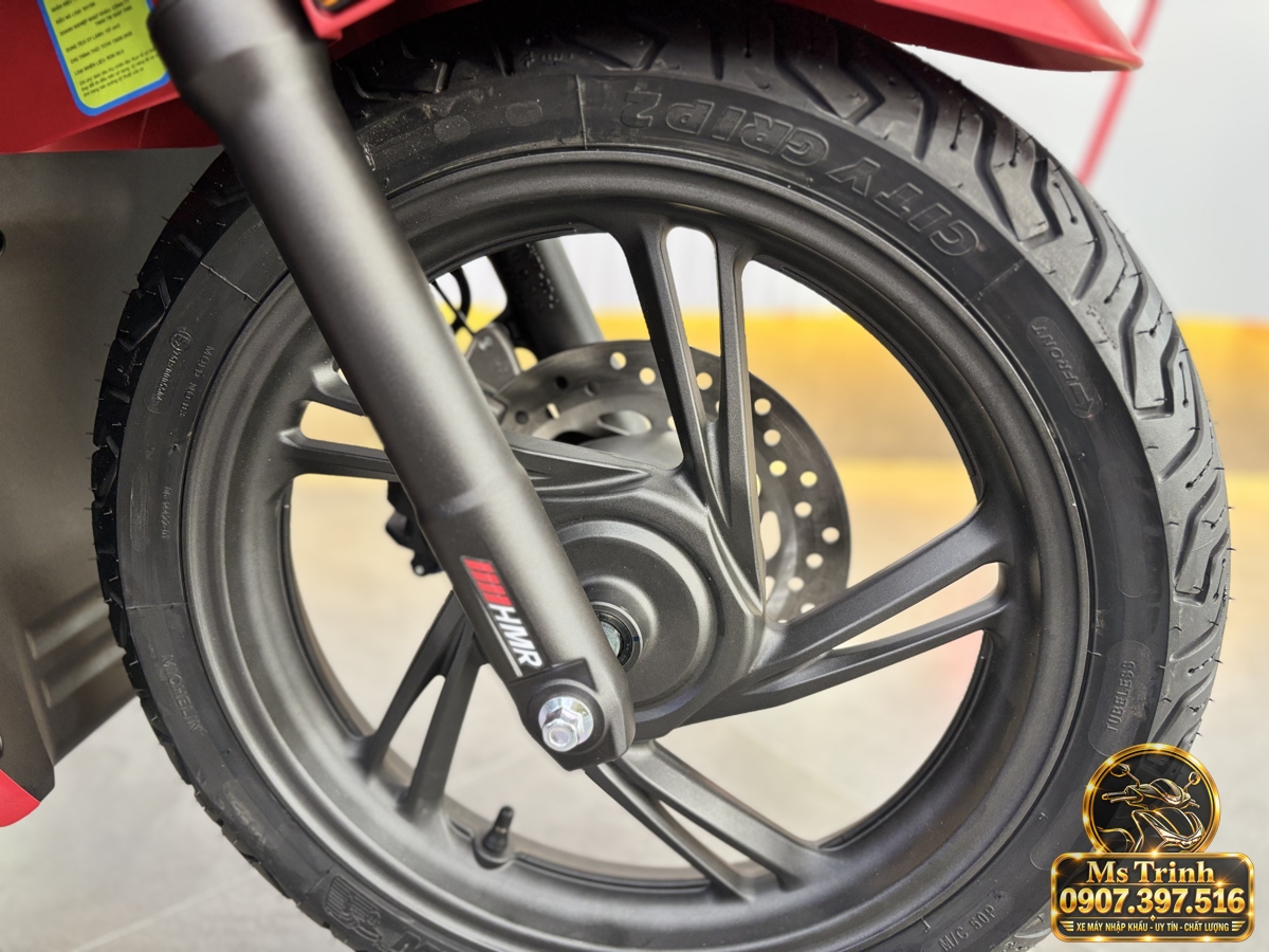 Xe Honda SH150i Ý đỏ phiên bản 2027 qua hình ảnh sản phẩm tại showroom CubShop Premium